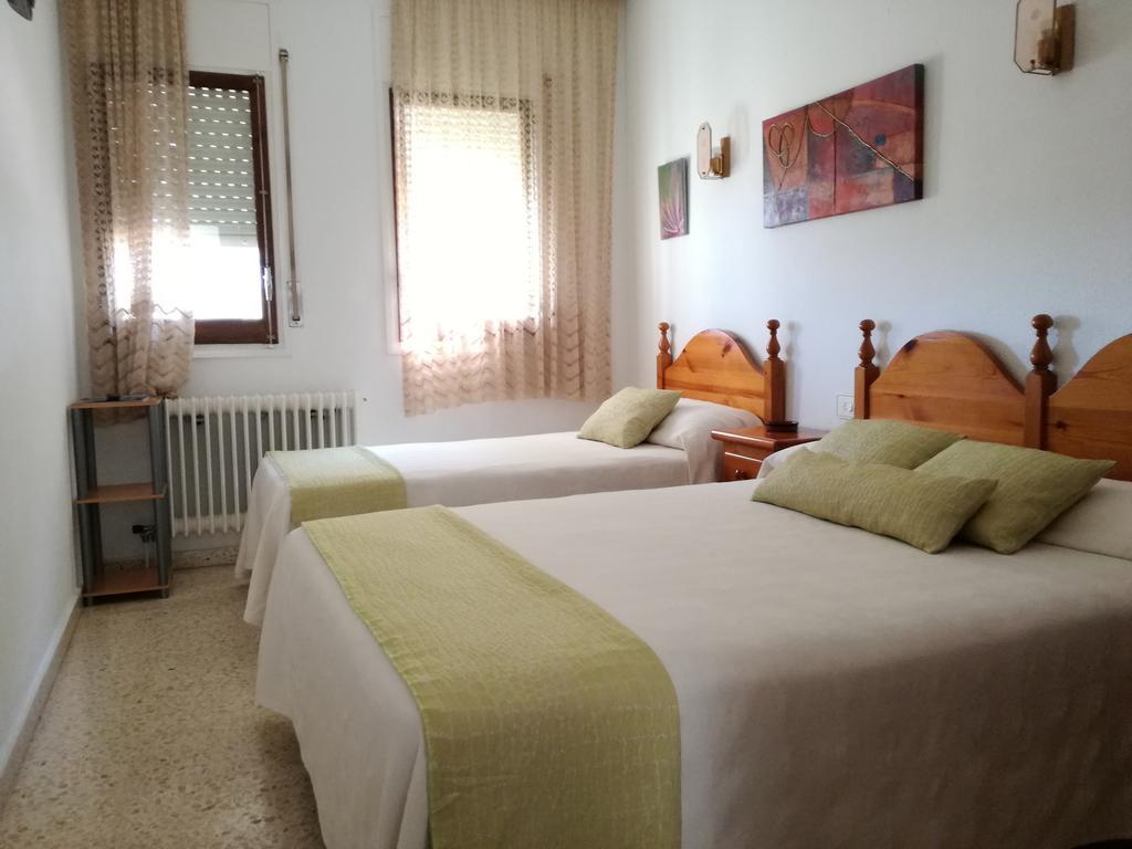 Hostal Los Pinares Lloret de Mar Ngoại thất bức ảnh