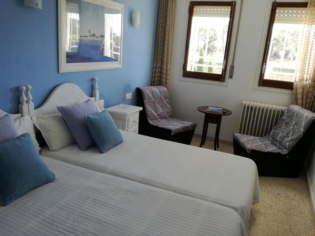Hostal Los Pinares Lloret de Mar Ngoại thất bức ảnh