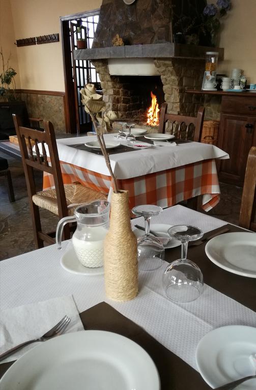 Hostal Los Pinares Lloret de Mar Ngoại thất bức ảnh