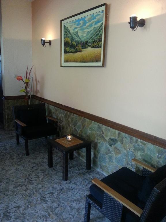 Hostal Los Pinares Lloret de Mar Ngoại thất bức ảnh