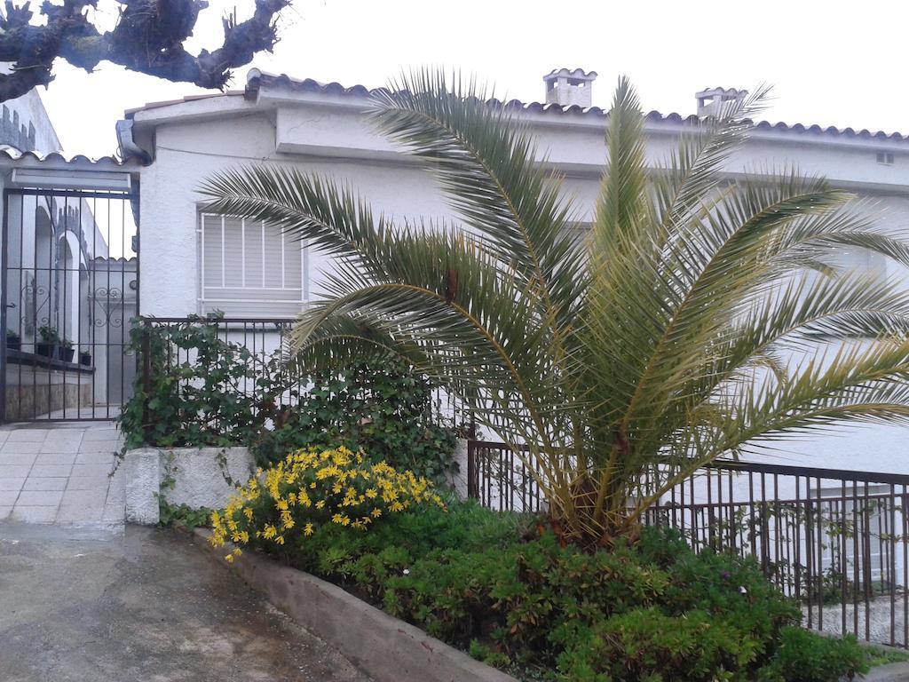 Hostal Los Pinares Lloret de Mar Ngoại thất bức ảnh